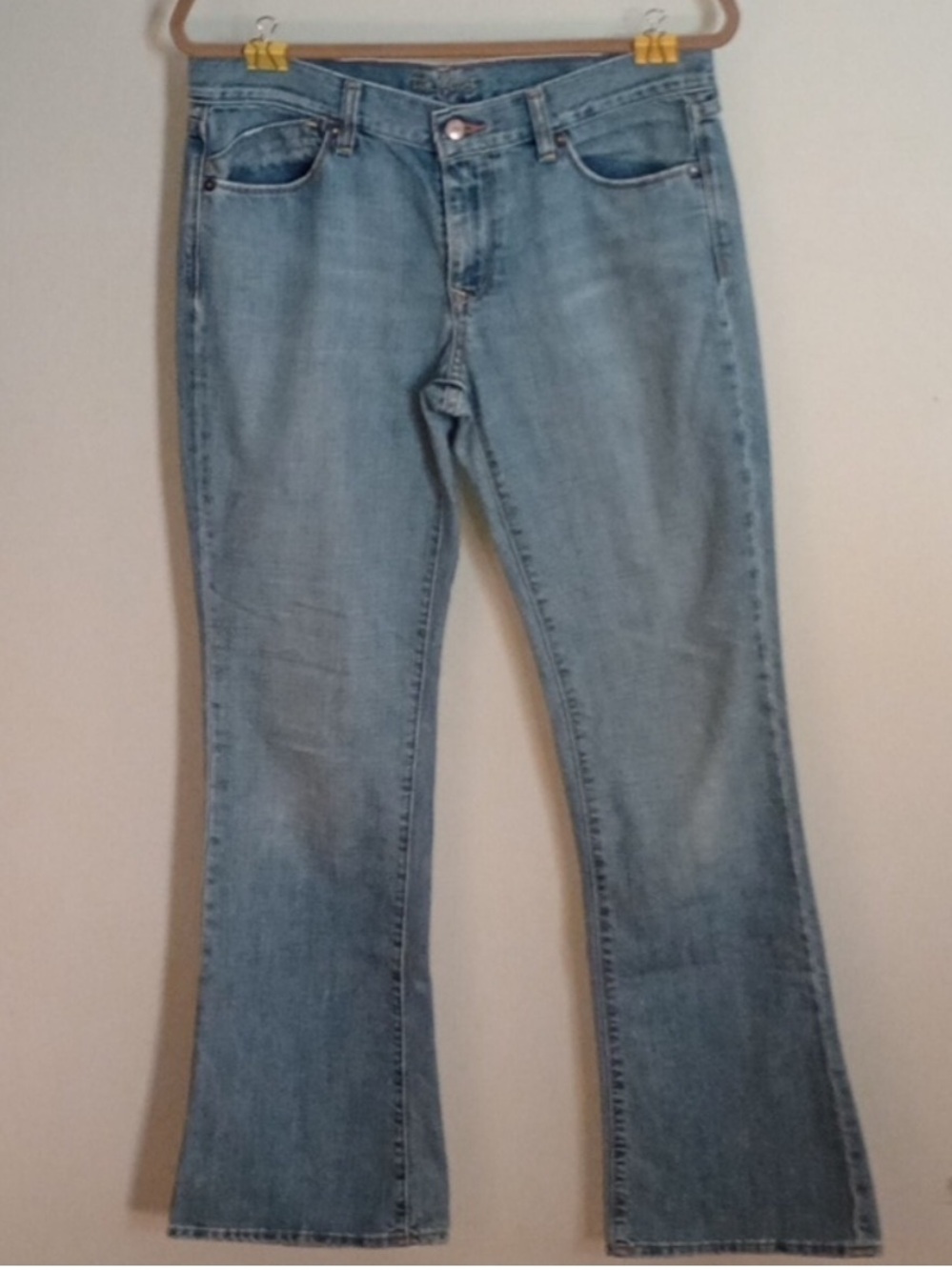 Old Navy THE FLIRT  Women’s JEANS, 
Slight Flare / Size 8